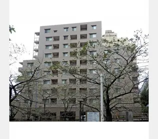 ブリーズヴェール東山【4階】の外観