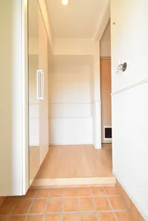 ベルシュエット II【1階】の玄関