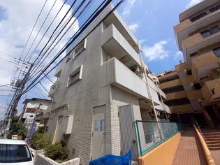 スカイコート大倉山【1階】の外観