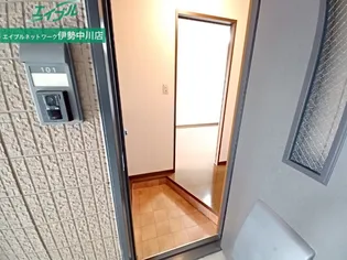 オークコートB棟【2階】の玄関