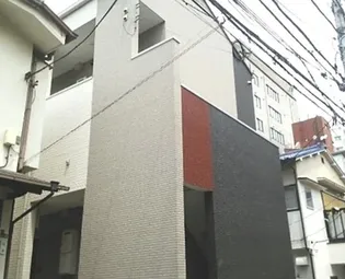 シャンブル東新宿【2階】の外観