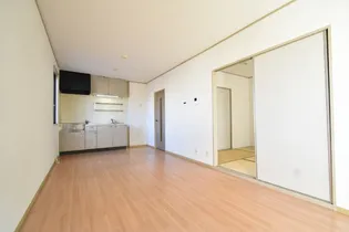 ラ・ファミール21【1階】の居間