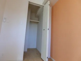 メロウヴィラII【2階】の内装