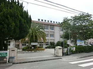 レジデンス11番館【3階】の周辺