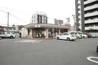 レジデンス11番館【3階】の周辺