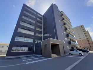 グランステージ春日【6階】の外観