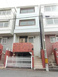 東京都日野市多摩平5【一戸建】の外観