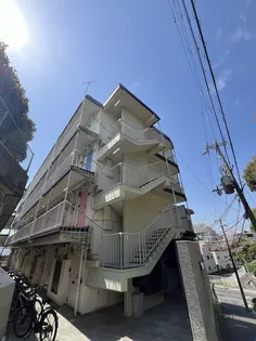 イーズIII【3階】の外観