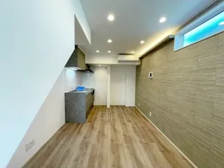 クレストコートI【1階】の居間