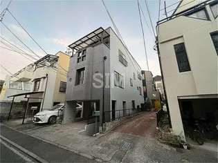 東京都新宿区大久保2【一戸建】の外観