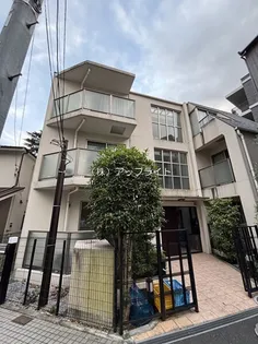 フラット御苑【3階】の外観
