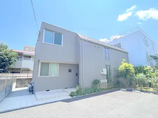 MAISON ZELKOVAの画像