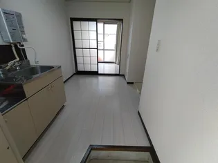 フォーブル川口A棟【1階】の玄関