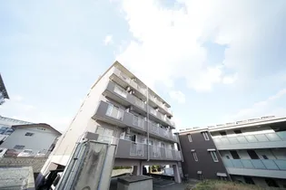 コムズ学園前の画像