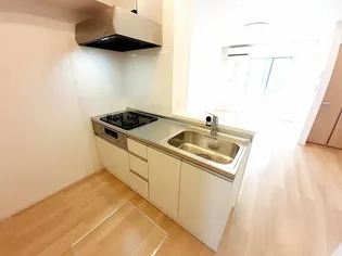 ラフレ-ズ IV【1階】のキッチン