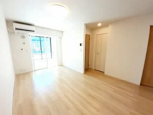 ラフレ-ズ IV【1階】の居間