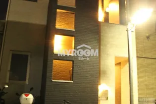 ファーストハウス北新宿【2階】の外観