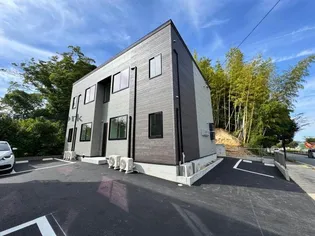 Gloam【2階】の外観