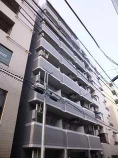 ドルチェ新宿【3階】の外観