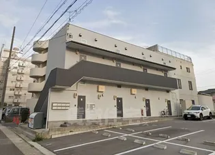 エミューロ【2階】の外観