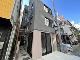 trias Motomachi【2階】の外観