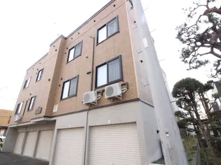 サンテラス西岡【2階】の外観