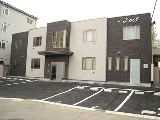 J-001の外観