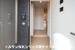 イーストブルー II【1階】の玄関