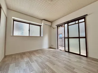 マノア-ル・ド・フォレ-【4階】の居間