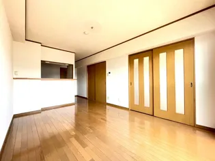 エレガンス宮内【3階】の居間