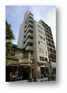 伊勢佐木町ロイヤル【4階】の外観