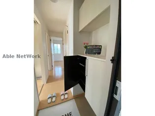 フルール・プリムヴェールD【2階】の玄関