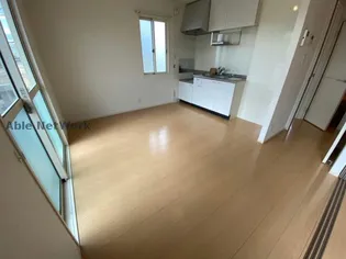 フルール・プリムヴェールD【2階】の居間