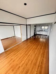 エラン宮崎1番館【2階】の居間