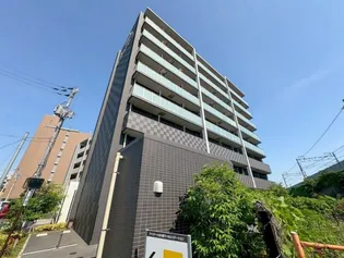 ファステート北大阪ラッセル【5階】の外観