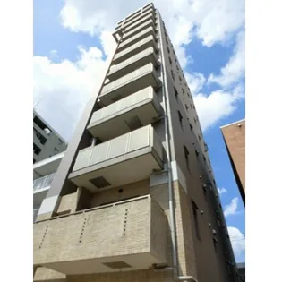 スカイコート初台【2階】の外観