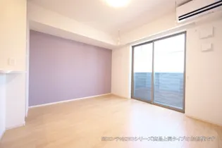 イーストブルー I【2階】の居間