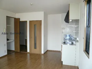 御殿場レジデンスII【1階】の居間