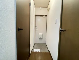 パセオ近江堂【2階】の玄関
