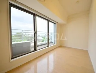 キャパシタス中野【1階】の居間