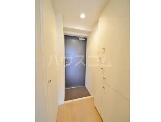 キャパシタス中野【1階】の玄関