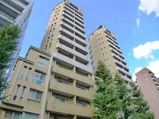 ドゥーエ西麻布I【5階】の外観