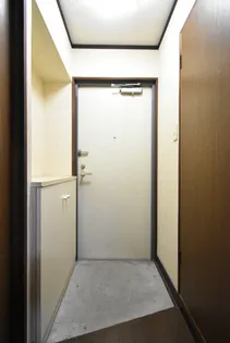 イリアスマンションFour【3階】の玄関