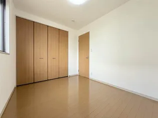 YMハイツ A棟【1階】の居間