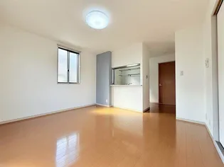 YMハイツ A棟【1階】の居間