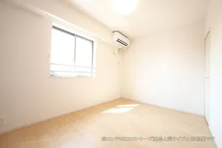 イーストブルー I【2階】の居間