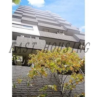 東京都新宿区大京町【マンション】の外観