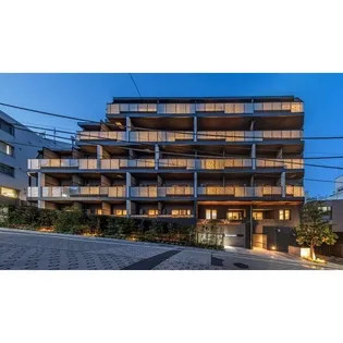 東京都新宿区市谷左内町【マンション】の外観