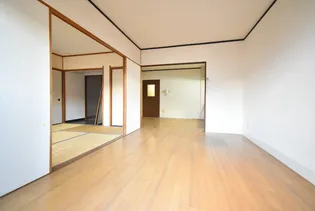 イリアスマンションFour【2階】の居間