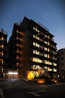 東京都新宿区西五軒町【マンション】の外観